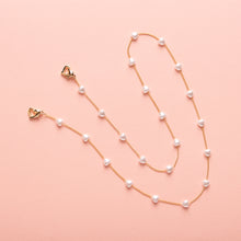Load image into Gallery viewer, Pearl Hearts Mask Chain Holder with Heart Clips