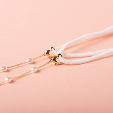 Load image into Gallery viewer, Pearl Hearts Mask Chain Holder with Heart Clips