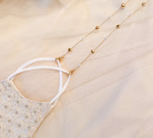 Load image into Gallery viewer, Cute Pearl and Gold Heart Mask Chain Necklace Holder with Heart Clips