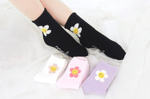 Load image into Gallery viewer, Daisy Fuzzy Socks