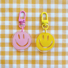 Load image into Gallery viewer, Cute Happy Smiley Face Keychain
