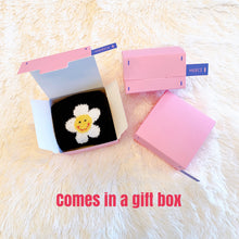 Load image into Gallery viewer, Daisy Fuzzy Socks