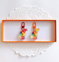 Load image into Gallery viewer, Cute Rainbow Flower Keyring