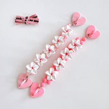 Load image into Gallery viewer, Plumeria Phone Case Chain