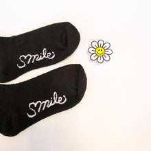 Load image into Gallery viewer, Daisy Fuzzy Socks