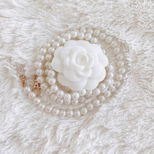 Load image into Gallery viewer, Pearl Crossbody Strap
